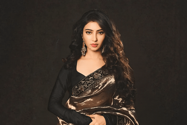 Sara Arjun, photograph 1