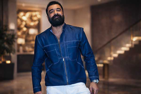 Eijaz Khan